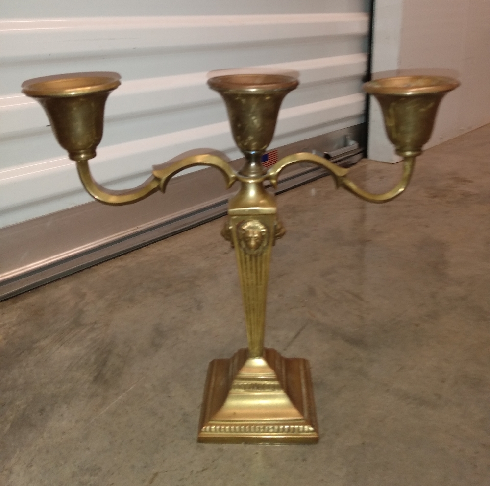 Decorative candleholder